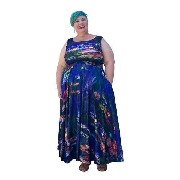 Art Series: Plus Size Sleeveless Monet Lilies Maxi Dress with Fitted Bodice and Voluminous Circle Skirt