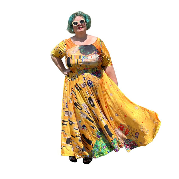 Art Series: Klimt's Kiss Plus Size Maxi Dress with Fitted Bodice, Sleeves and Voluminous Circle Skirt