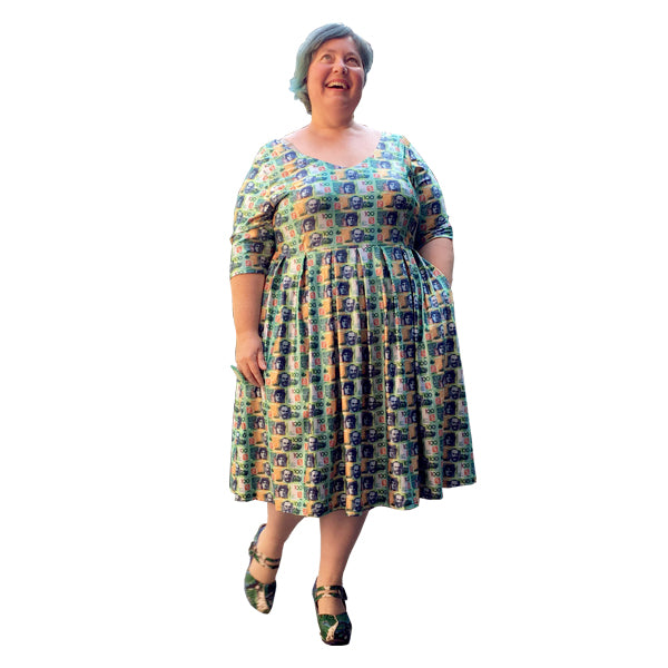 Vee dress with sleeves in your chosen print from the Joolz collection! Plus Size Made to order in sizes 14 - 36